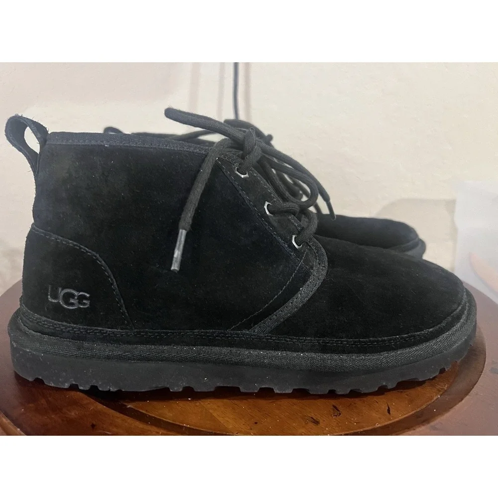 UGG‎ Neumel Boots for Men 10 Black Suede Sheepskin Chukka Ankle Shoes Lace Up